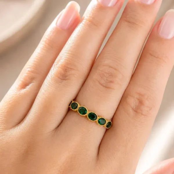 anel riviera zircônia verde esmeralda dourado feminino