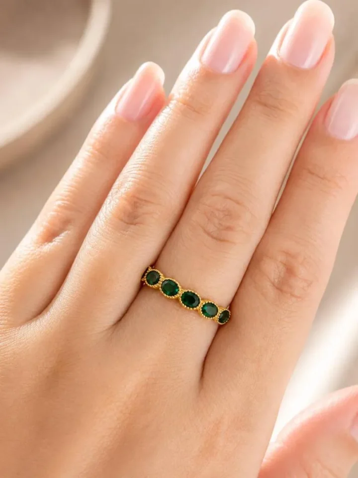 anel riviera zircônia verde esmeralda dourado feminino