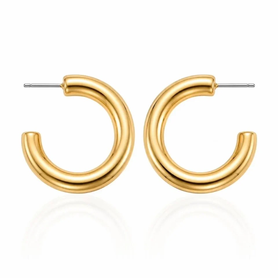 brinco argola média dourada feminina elegante
