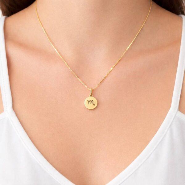colar signo escorpiao feminino minimalista elegante