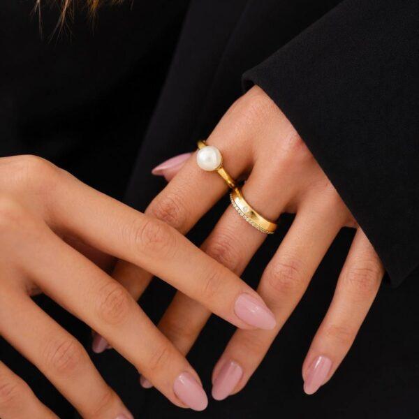 Anel dourado pérola clássica design delicado atemporal elegante feminino