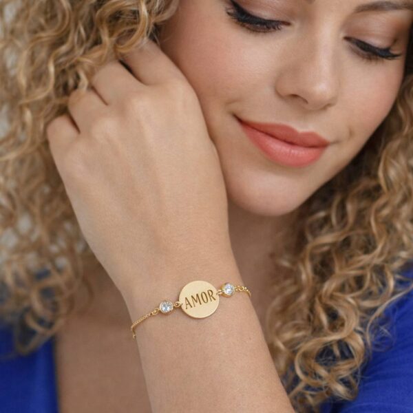 pulseira medalha amor com cristal delicada semijoia feminina